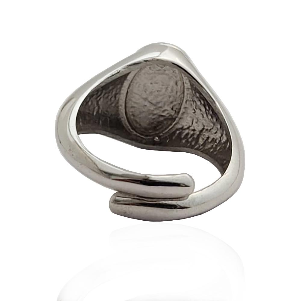 Anello da uomo ovale mm 15x10 in argento 925 rodiato con rosa dei venti centrale
