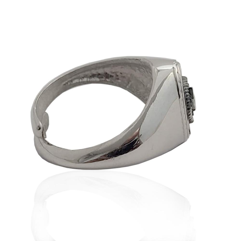 Anello da uomo ovale mm 15x10 in argento 925 rodiato con rosa dei venti centrale