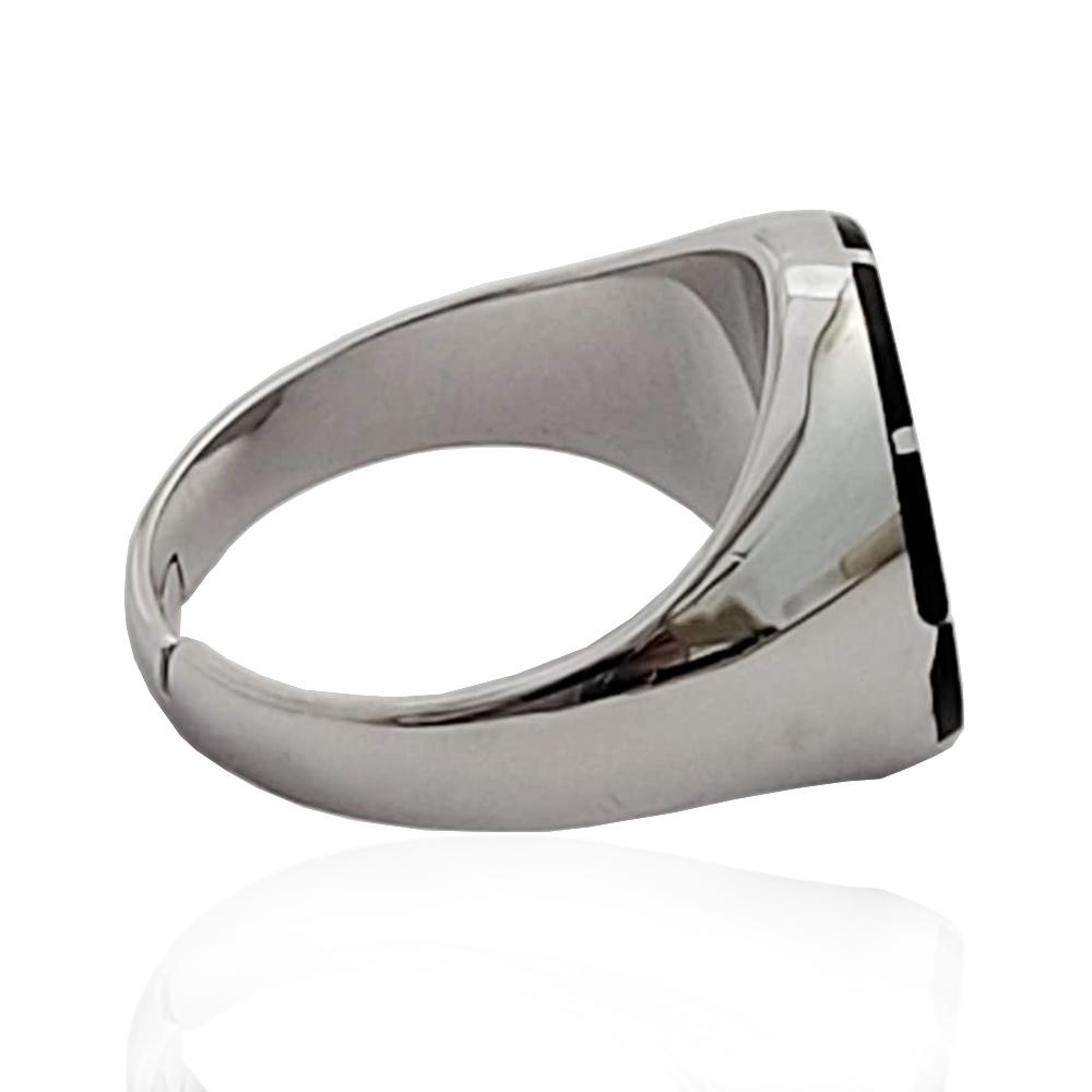 Anello da uomo ovale mm 16x14 in argento 925 rodiato con smalto nero