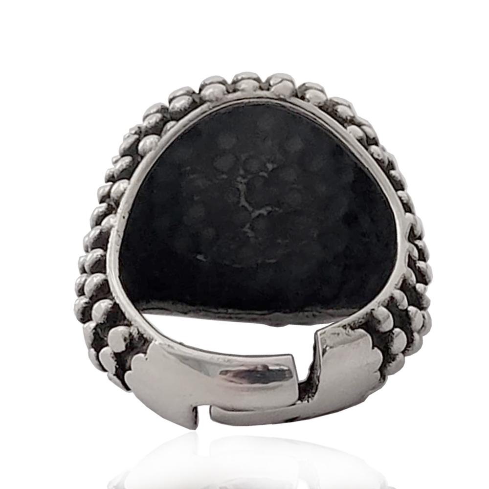 Anello tondo mm 19x19 in argento 925 brunito con microsfere e timone centrale