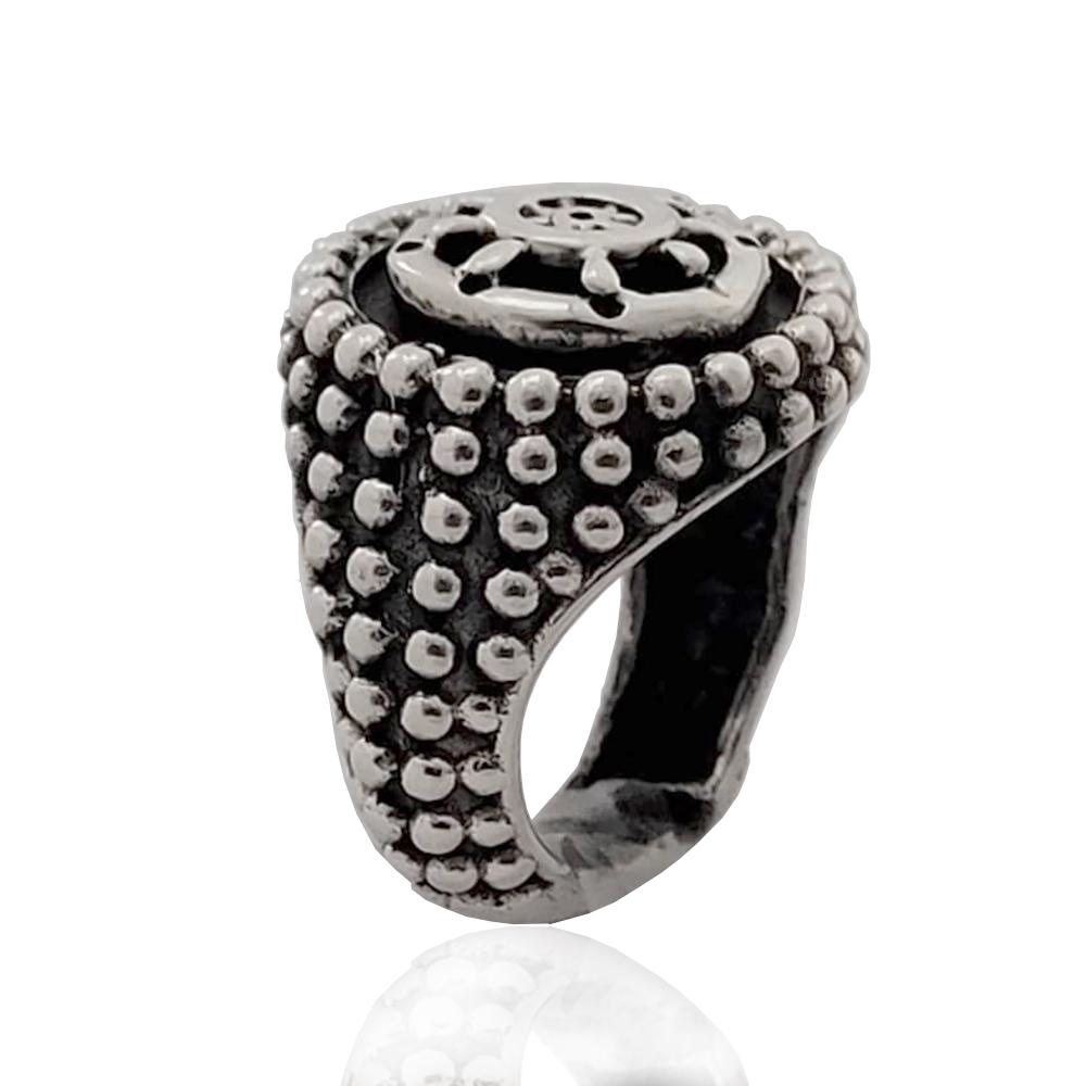 Anello tondo mm 19x19 in argento 925 brunito con microsfere e timone centrale