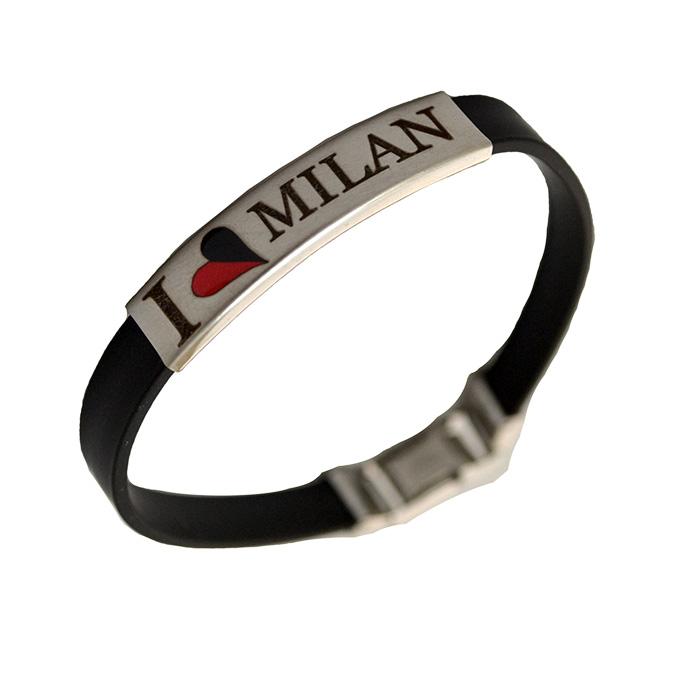 Bracciale con cinturino in caucciù' e targa in acciaio con laserato i love milan