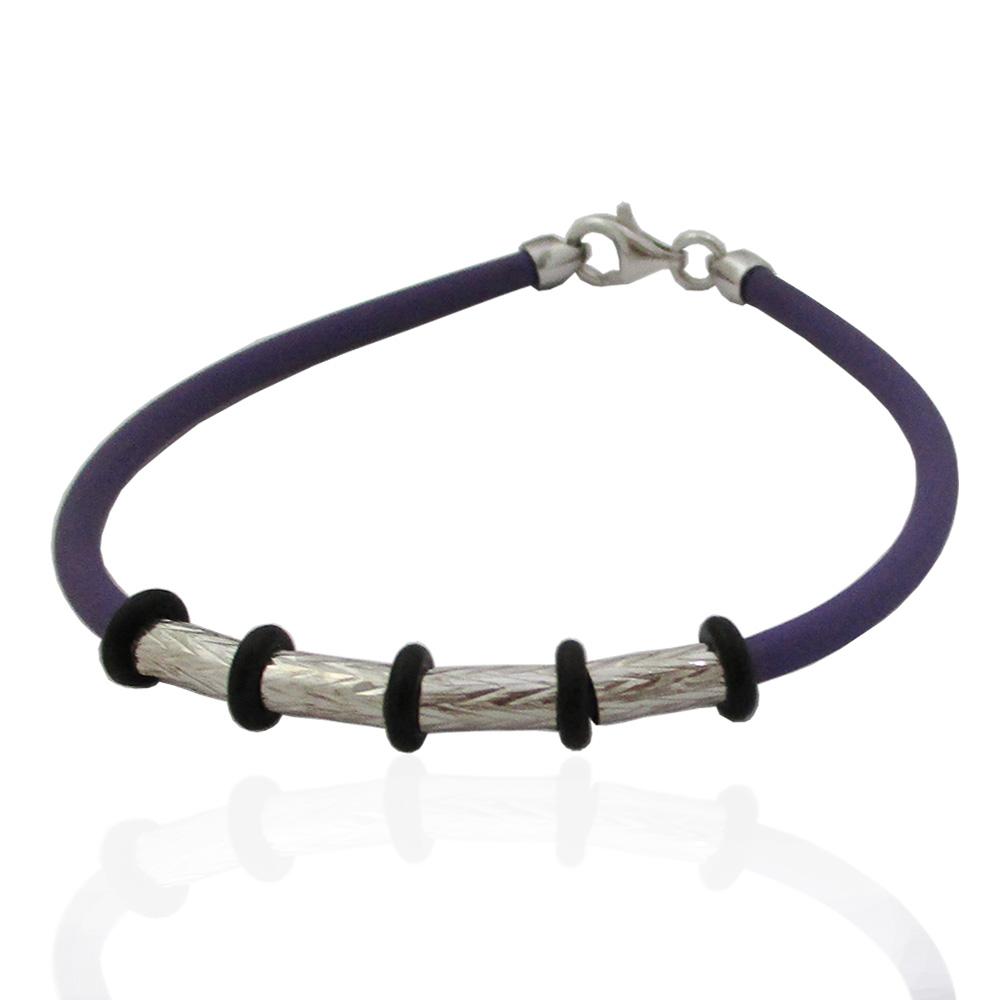 Bracciale in caucciù viola cm 20 con chiusura e inserti a cilindro in argento 925 rodiato