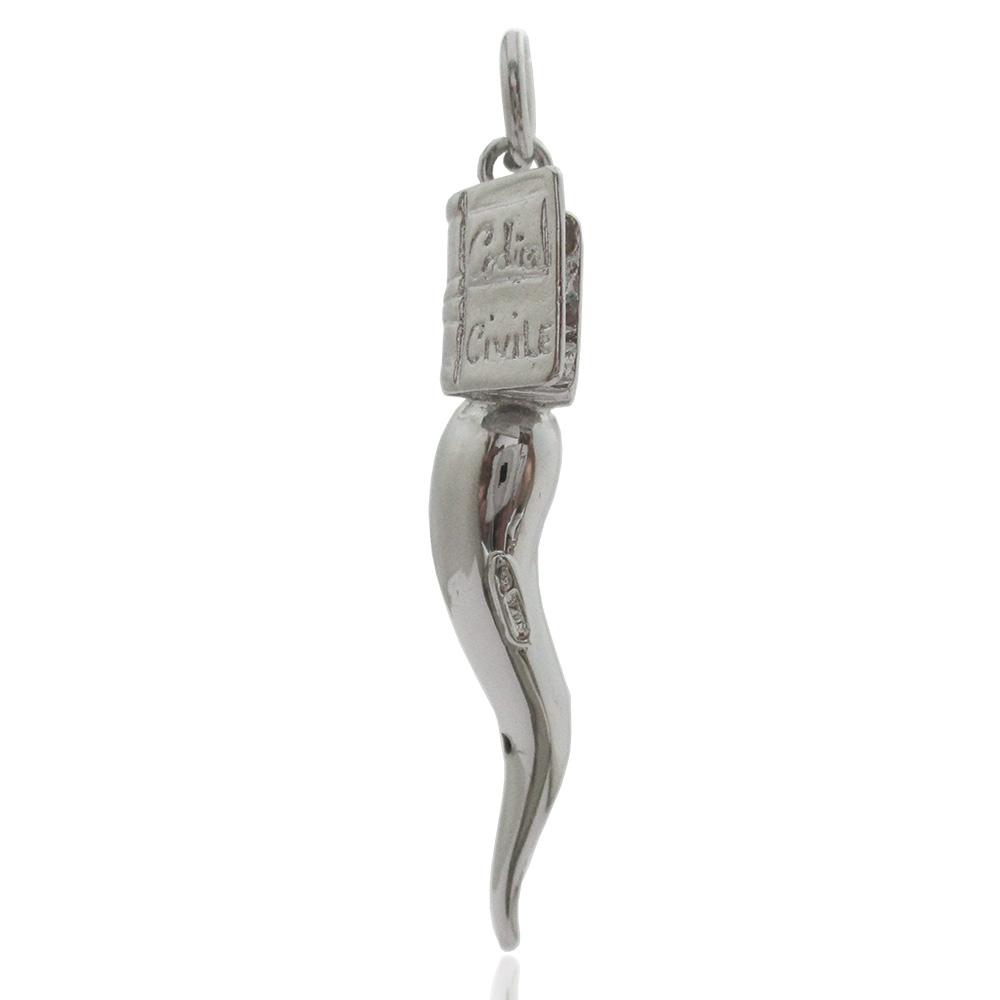 Ciondolo corno mm 47x15 con codice civile simbolo giurisprudenza in argento titolo 800