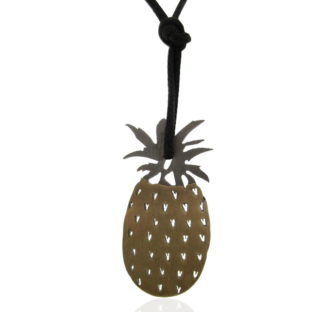 Ciondolo ananas mm 32x15 in acciaio satinato con lamina in oro e collana in cuoio cerato