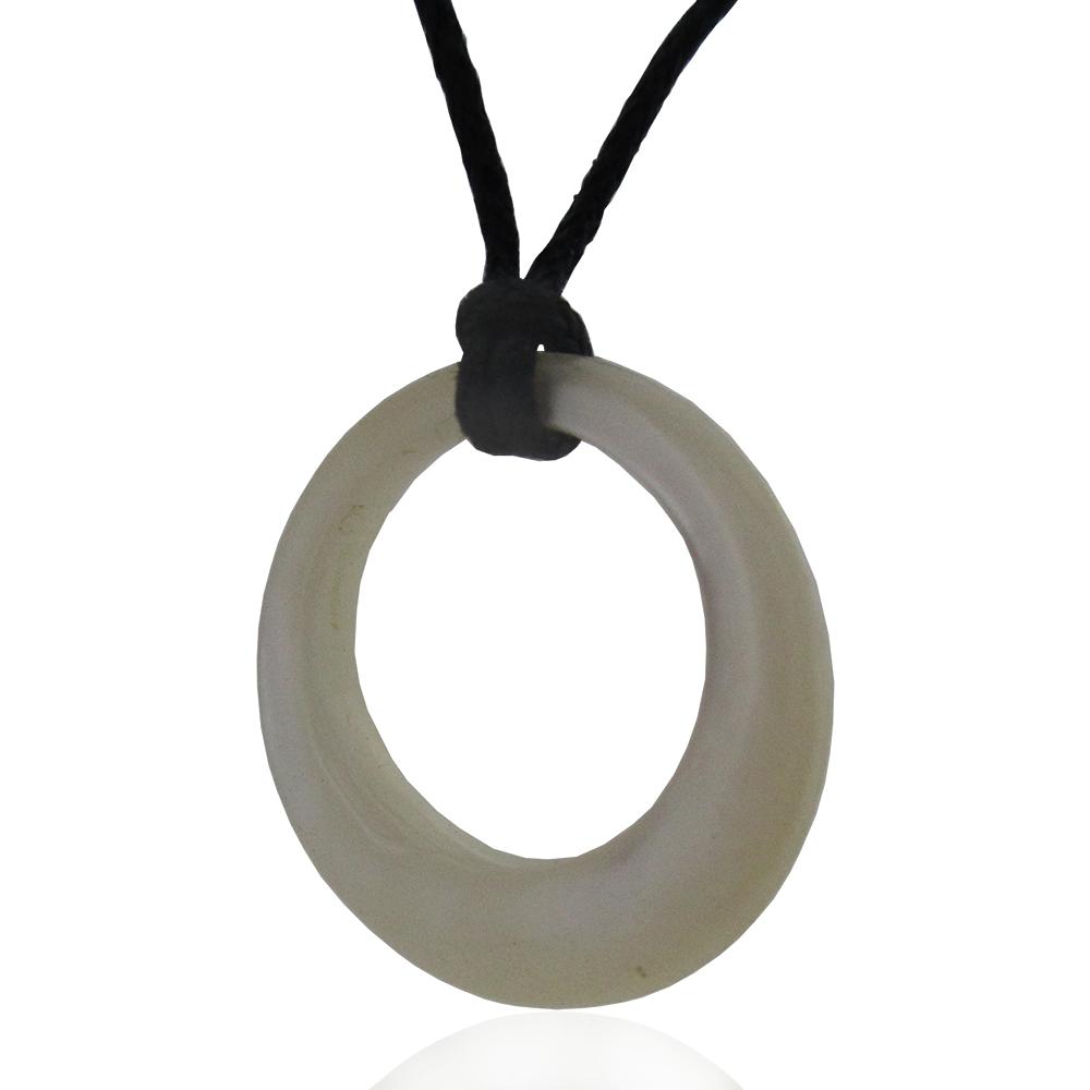 Collana con ciondolo tribale cerchio da 24 mm in madreperla
