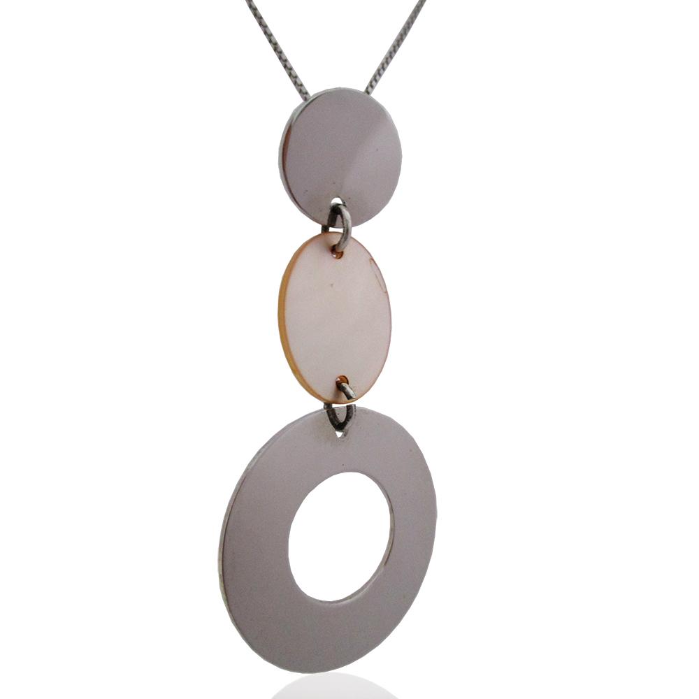 Collier in argento 925 rodiato con ciondolo cerchi con madreperla colorata