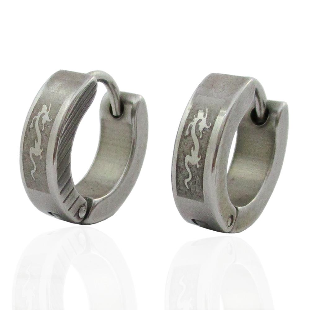 Orecchini a cerchio mm 14x4 unisex in acciaio satinato con drago laserato