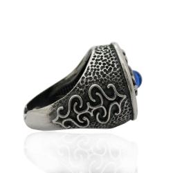 Anello tondo mm 20 in argento 925 brunito con decoro giglio e pietra blu