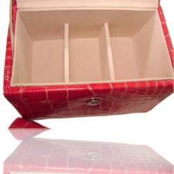 Borsa beauty portagioie 10x13 in pelle rossa con margherita centrale laminata argento