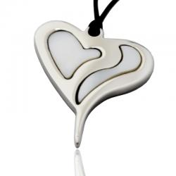 Ciondolo cuore stilizzato mm 37x31 in acciaio lucido con inserti in madreperla bianco
