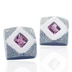 Orecchini quadrati mm 10x10 in argento 925 rodiato con lavorazione diamantata e zircone viola centrale